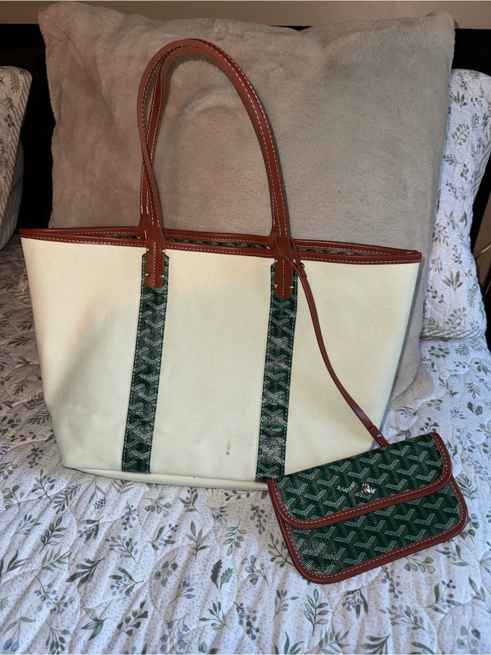 Green & Cream Tote Bag with Matching Wallet - Unbranded - Picture 4 of 5